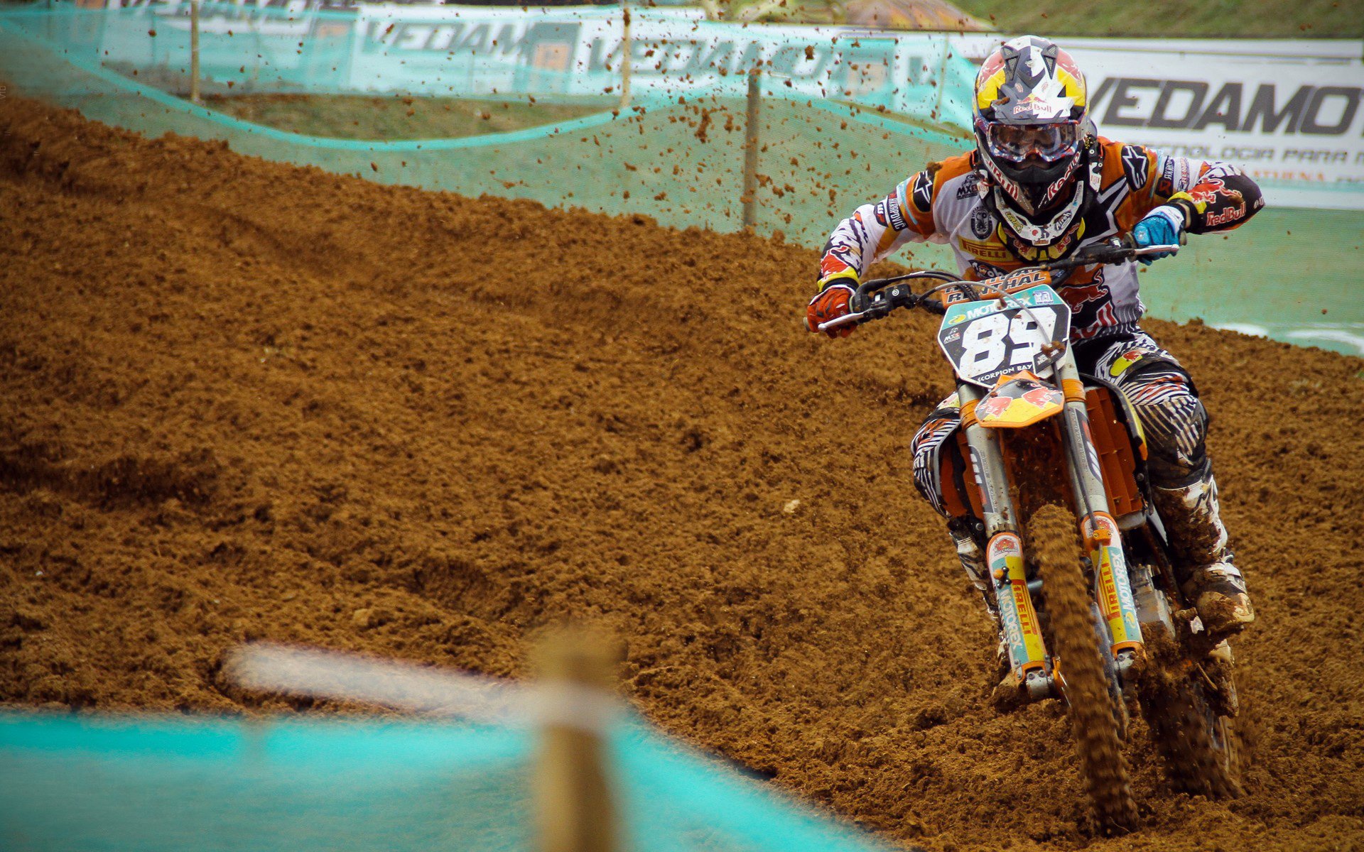 卡塞米罗爆发破局，巴萨稳稳拿下比利时新星