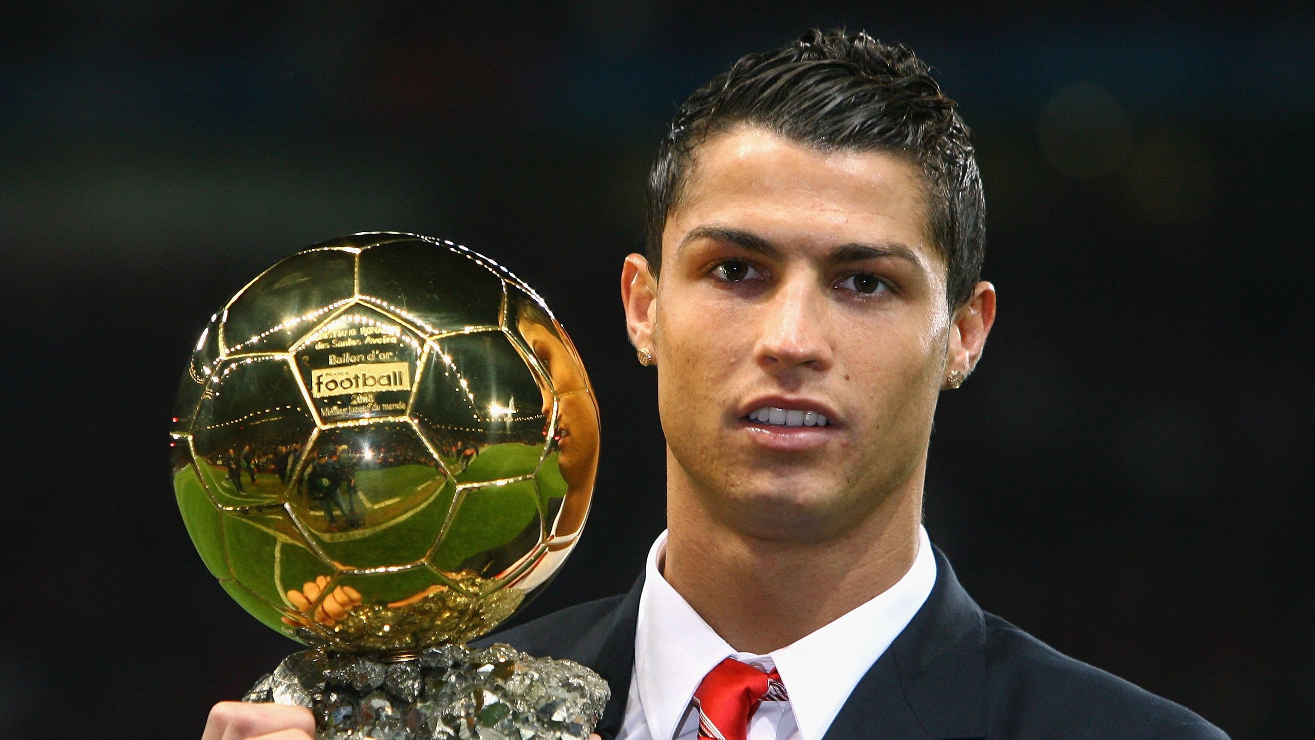 赛道新王诞生，周冠宇驾驶迈凯伦横扫梅赛德斯，统治全场